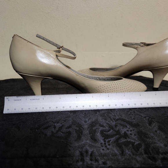 Vintage Leather Aventura Mary Janes - Picture 9 of 9